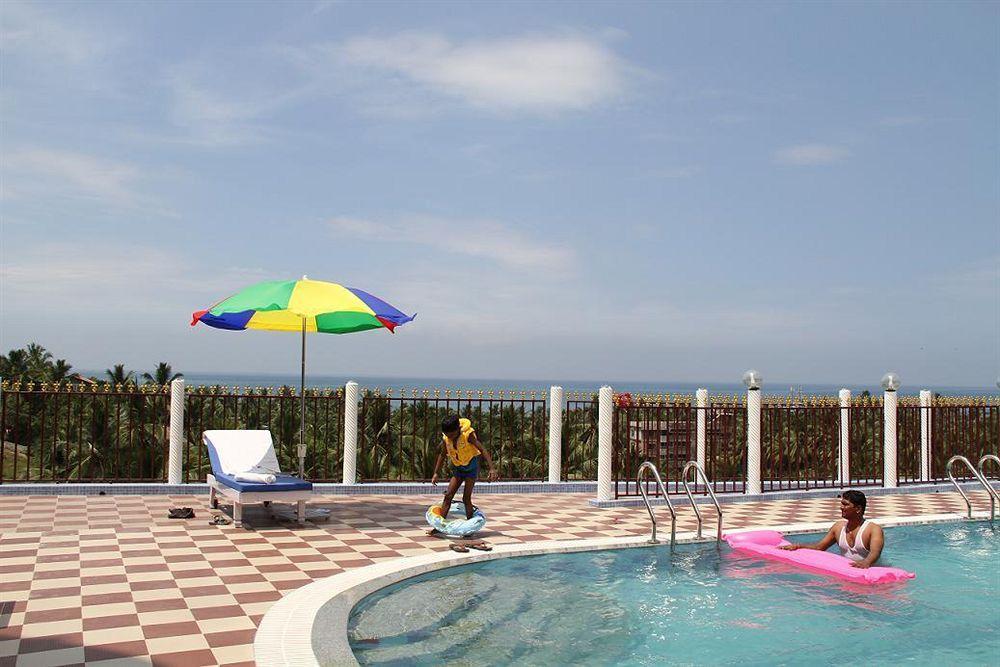 Oyo 10702 Hill & Sea View Ayurvedic Beach Resort Kovalam Exterior foto